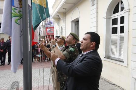 Hasteamento Bandeiras