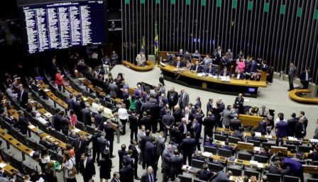 Sessão 2 denuncia Temer