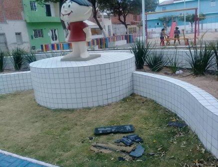 Vandalismo Pça da Monica