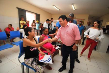 Bomfim visita postos de saúde