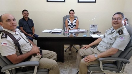 Ana Passos discute a implantação da Escola Militar Municipal (2).jpg