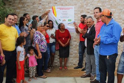 _Inaugura ruas Argemiro
