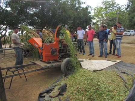 Maquina forrageira.jpg