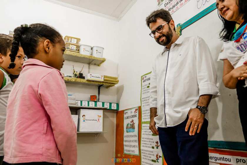 Luiz Vicente Escolas.jpg