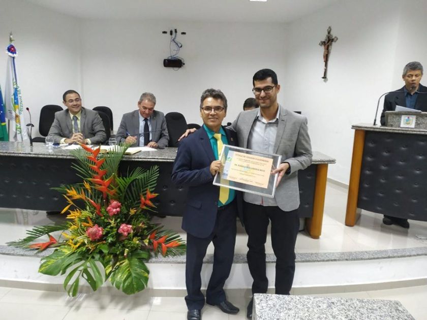 Titulo Médico UBS-compressed